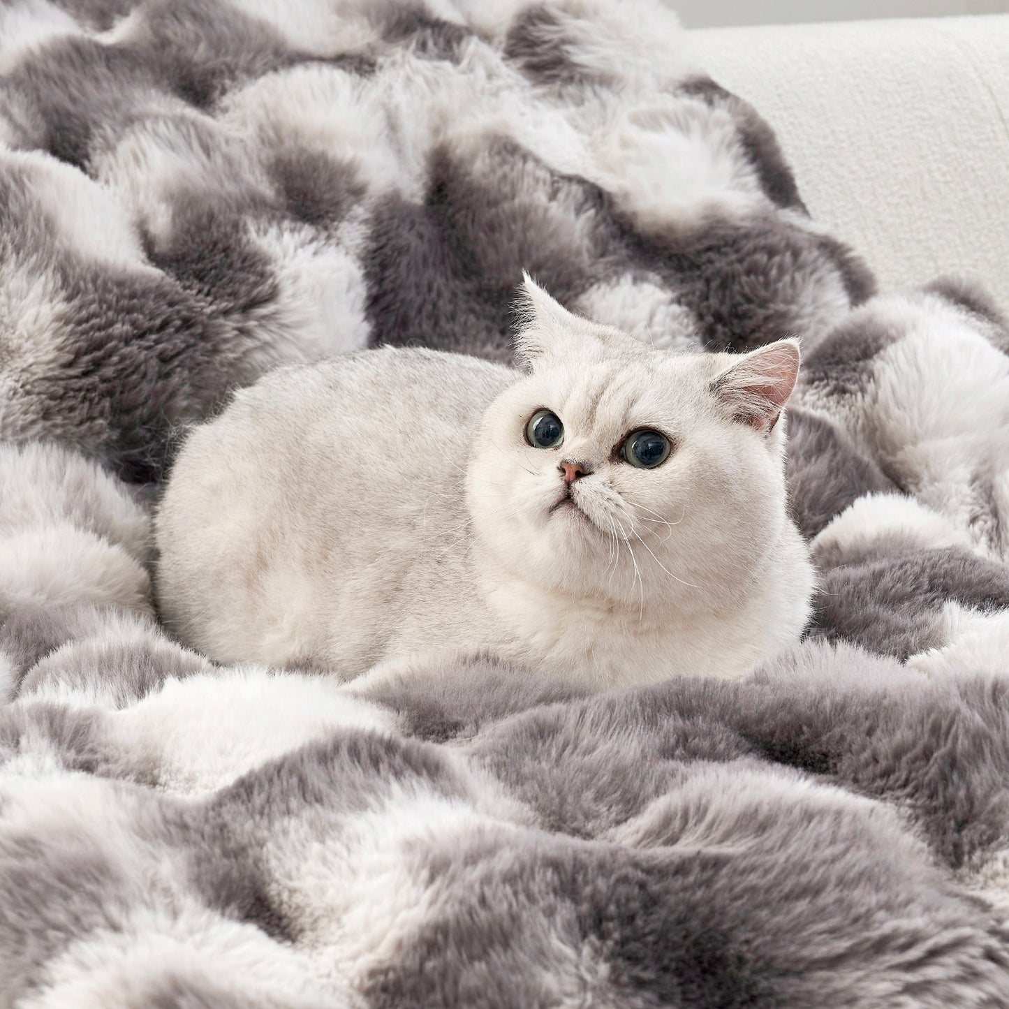 Cozy Kiss Fluffy Soft Bubble Faux Fur Couch Cover plush faux fur pet blanket for sofa #color_Tie-Dye Grey
