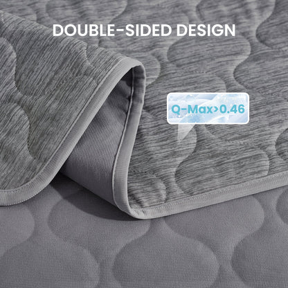 Close up of Cozy Kiss cooling pet blanket with Q-Max>0.46.#color_Dark Grey